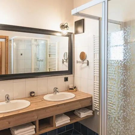 Dorfchalets - Alma Inkl Tauern Therme Eintritt & Sommerkarte 別荘 *