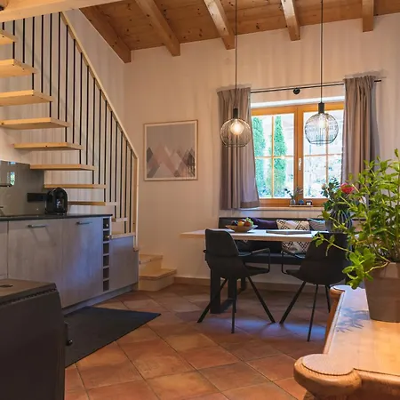 別荘 Dorfchalets - Alma Inkl Tauern Therme Eintritt & Sommerkarte